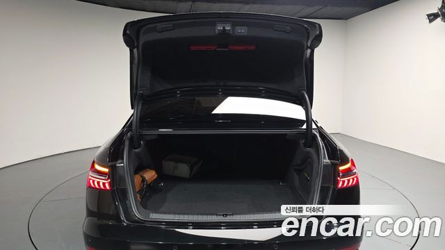 Audi A6 2020 — photo 26