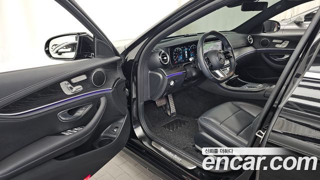 Mercedes-Benz E-Class 2021 — photo 13