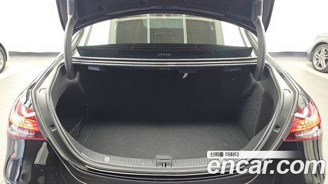 Mercedes-Benz E-Class 2021 — photo 26
