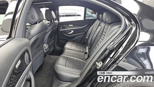 Mercedes-Benz E-Class 2021 — photo 16