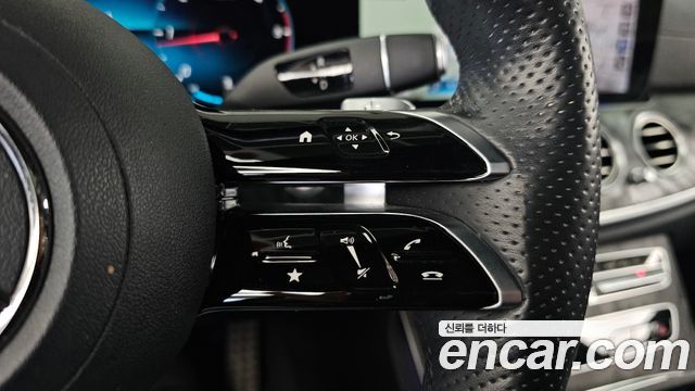 Mercedes-Benz E-Class 2021 — photo 31