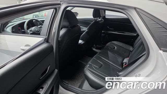 Hyundai AVANTE 2021 — photo 22