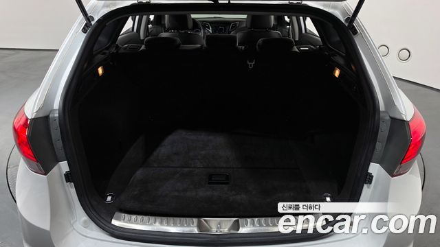 Hyundai i40 2018 — photo 25