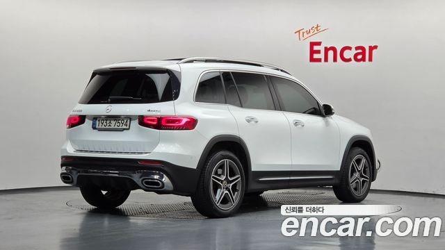 Mercedes-Benz GLB-Class 2021 — photo 2