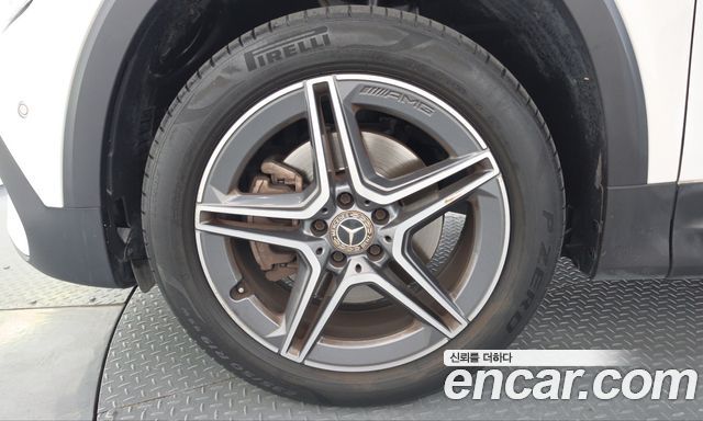Mercedes-Benz GLB-Class 2021 — photo 5