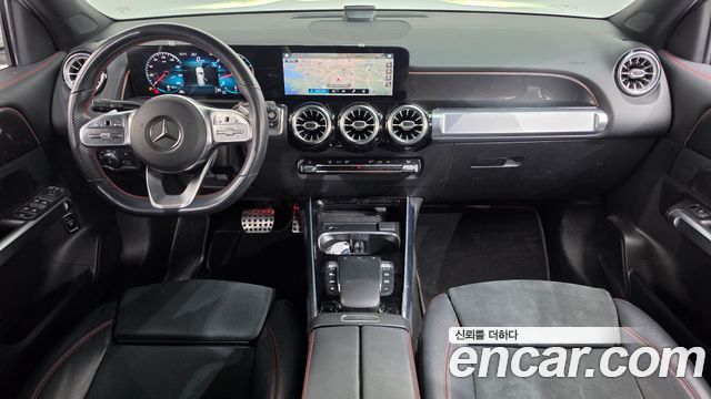 Mercedes-Benz GLB-Class 2021 — photo 10
