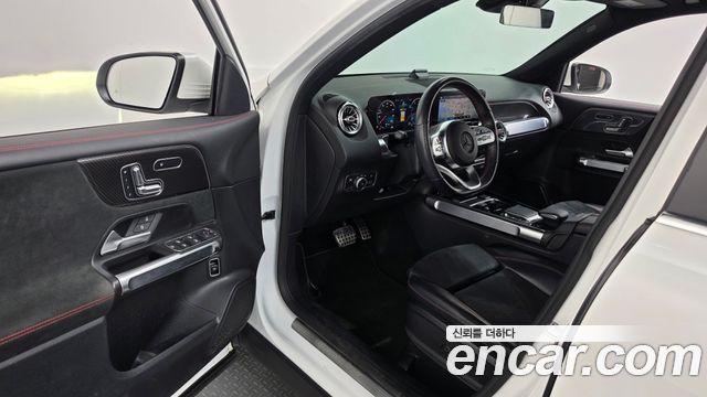 Mercedes-Benz GLB-Class 2021 — photo 13