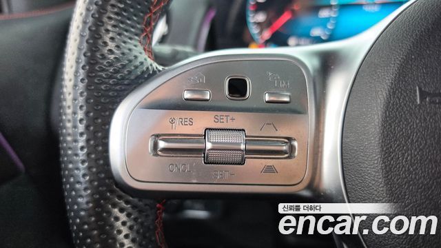 Mercedes-Benz GLB-Class 2021 — photo 22