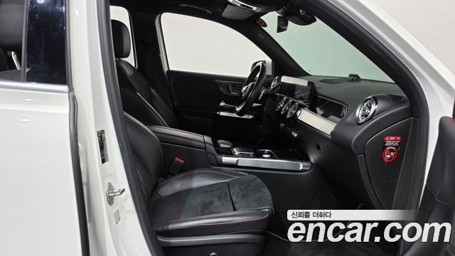 Mercedes-Benz GLB-Class 2021 — photo 16