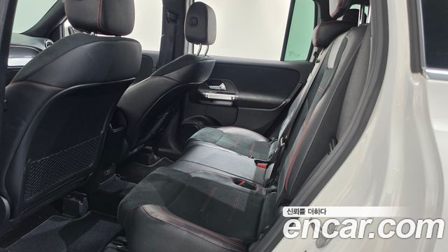 Mercedes-Benz GLB-Class 2021 — photo 27