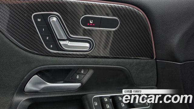 Mercedes-Benz GLB-Class 2021 — photo 30