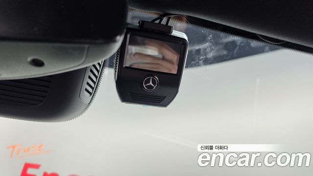 Mercedes-Benz GLB-Class 2021 — photo 32