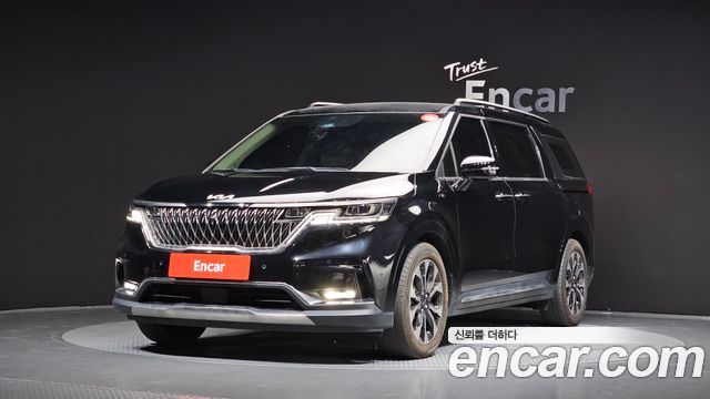 Kia Canival 2023 — photo 1