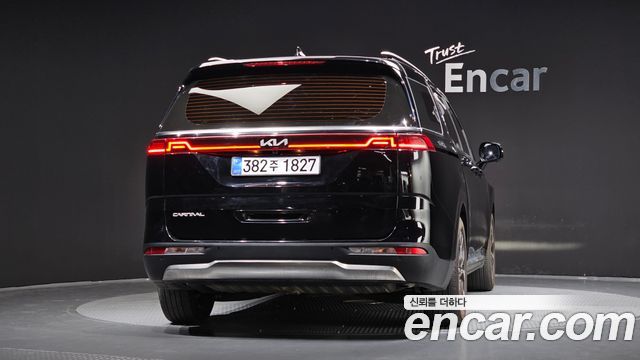 Kia Canival 2023 — photo 4