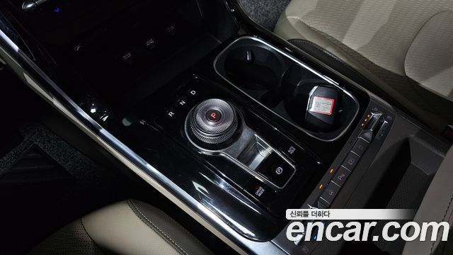 Kia Canival 2023 — photo 9