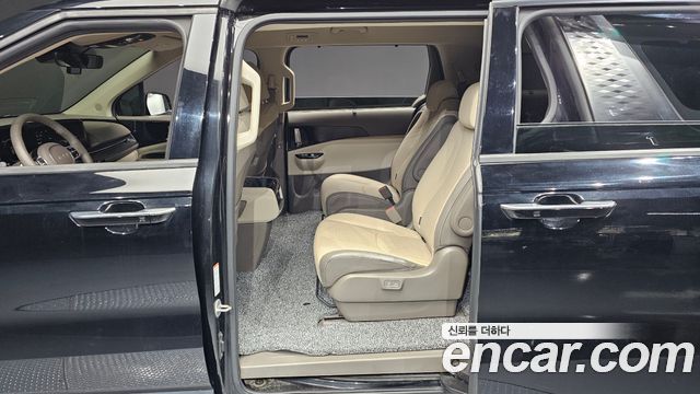 Kia Canival 2023 — photo 11