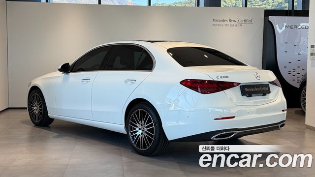 Mercedes-Benz C-Class 2026 — photo 3