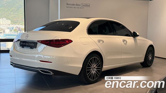 Mercedes-Benz C-Class 2026 — photo 4