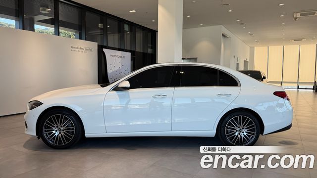 Mercedes-Benz C-Class 2026 — photo 8
