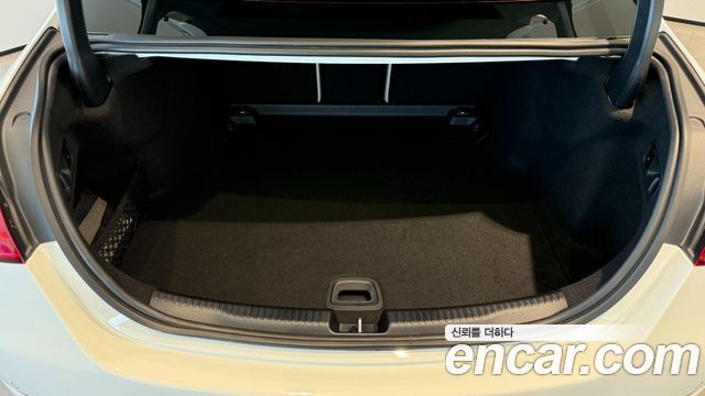 Mercedes-Benz C-Class 2026 — photo 10