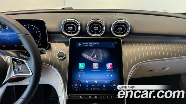 Mercedes-Benz C-Class 2026 — photo 19
