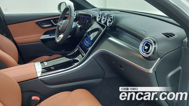Mercedes-Benz GLC-Class 2026 — photo 9