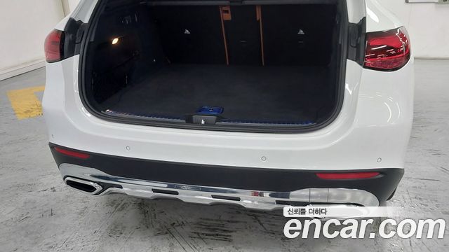 Mercedes-Benz GLC-Class 2026 — photo 11