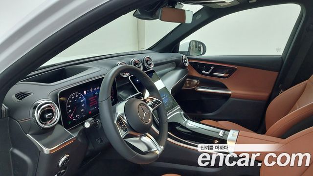 Mercedes-Benz GLC-Class 2026 — photo 13