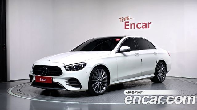 Mercedes-Benz E-Class 2022 — photo 1