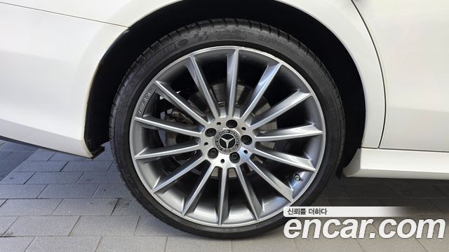 Mercedes-Benz E-Class 2022 — photo 5
