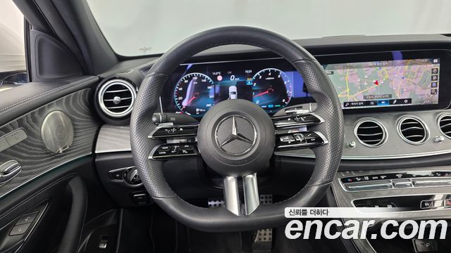 Mercedes-Benz E-Class 2022 — photo 18