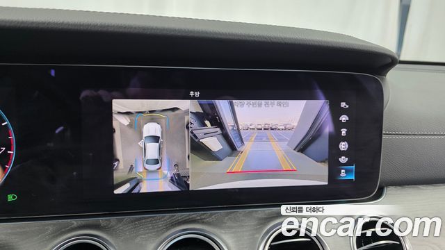 Mercedes-Benz E-Class 2022 — photo 20
