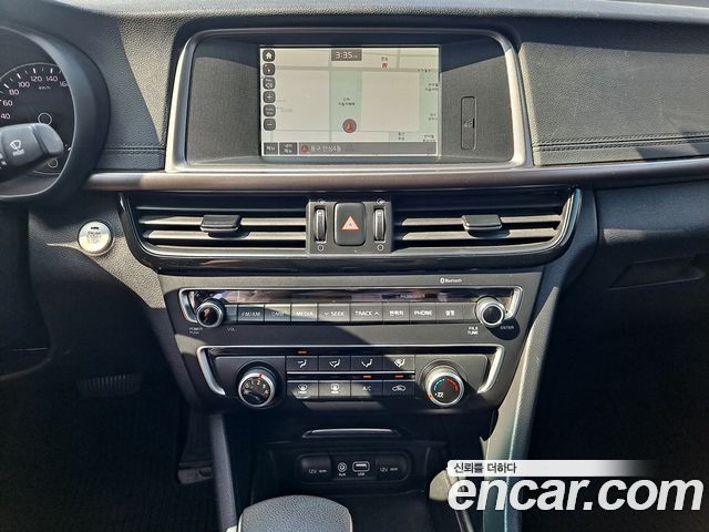 Kia K5 2017 — photo 16