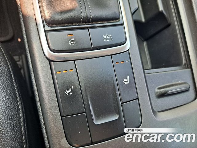 Kia K5 2017 — photo 17