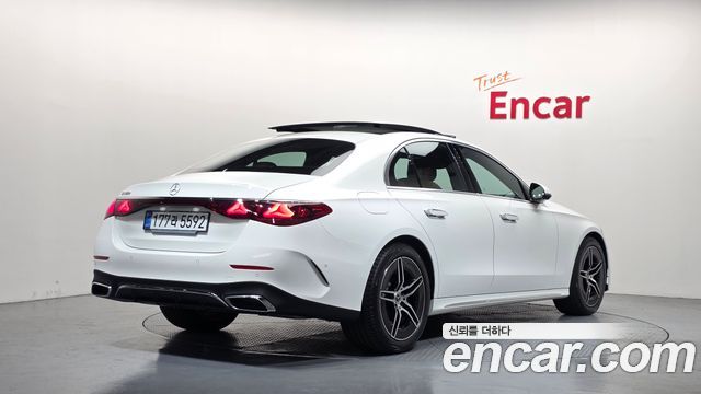 Mercedes-Benz E-Class 2026 — photo 2