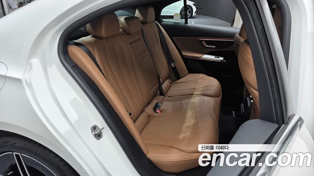 Mercedes-Benz E-Class 2026 — photo 17