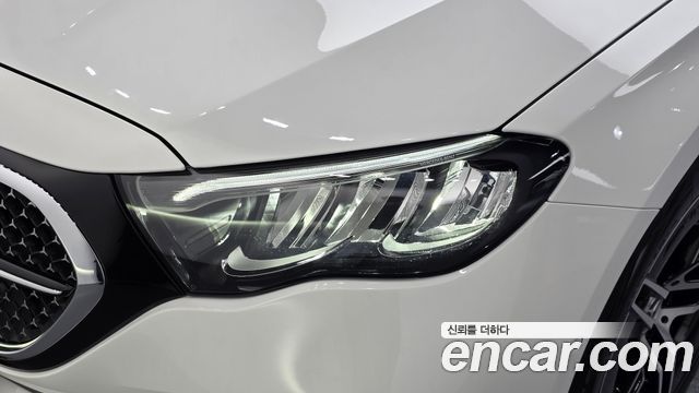 Mercedes-Benz E-Class 2026 — photo 8