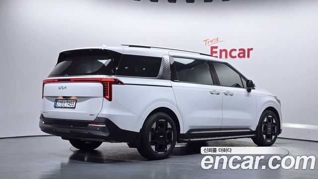 Kia Canival 2025 — photo 2
