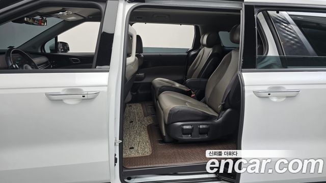 Kia Canival 2025 — photo 17