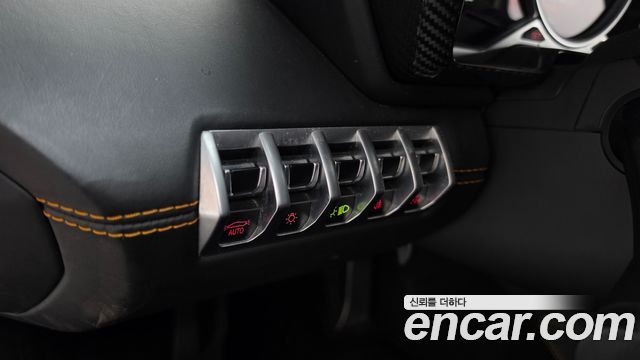 Lamborghini Aventador 2016 — photo 16