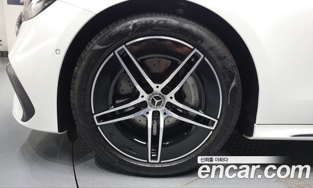 Mercedes-Benz E-Class 2026 — photo 5