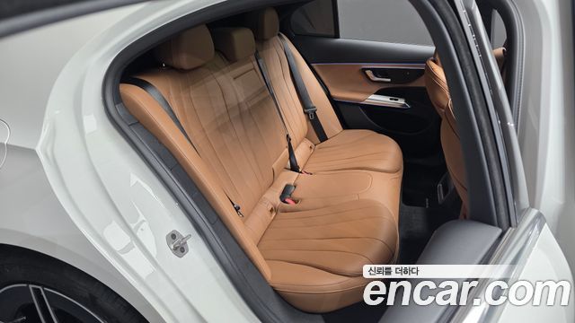 Mercedes-Benz E-Class 2026 — photo 17