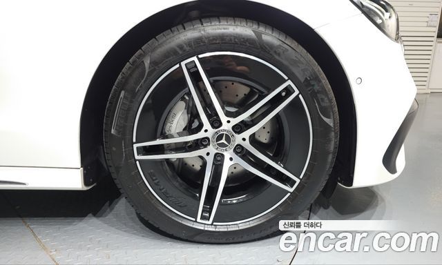 Mercedes-Benz E-Class 2026 — photo 7