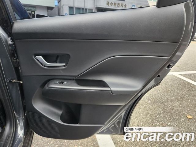 Hyundai Kona 2023 — photo 8
