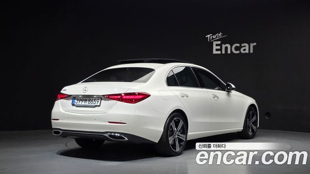 Mercedes-Benz C-Class 2026 — photo 2