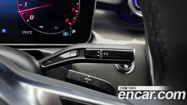 Mercedes-Benz C-Class 2026 — photo 12