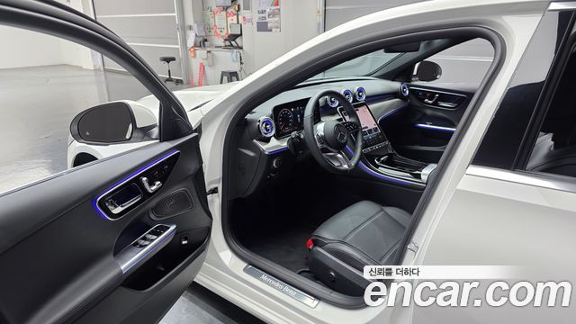 Mercedes-Benz C-Class 2026 — photo 13