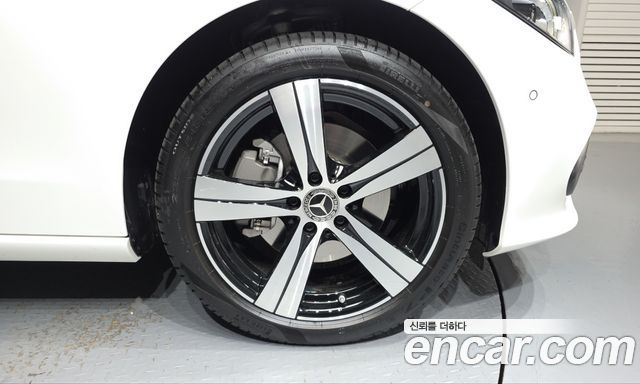 Mercedes-Benz C-Class 2026 — photo 7