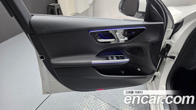 Mercedes-Benz C-Class 2026 — photo 14