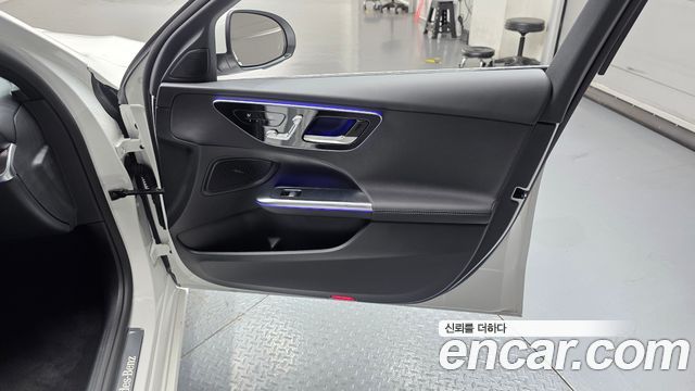 Mercedes-Benz C-Class 2026 — photo 15